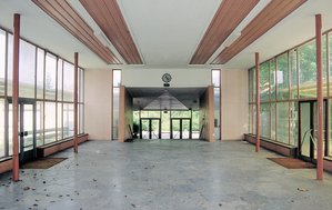 Schulen: Pausenhalle der französischen Schule von Baden-Baden-Oos nach den Plänen Johannes Krahns von 1952