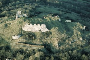 Ruinen: Ruine der im Dreißigjährigen Krieg zerstörten Burg Flochberg bei Bopfingen (Ostalbkreis)