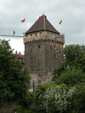 Stadtbefestigungen: Schelztor der Stadtbefestigung in Esslingen, die bis in das 13. Jahrhundert datiert