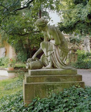 Skulpturen: Quellnymphe des Bildhauers Theodeor Bausch von 1888 im städtischen Lapidarium nach einem Entwurf Danneckers