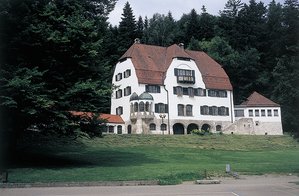 Villen: Jugendstil-Villa „Lindenhof“ in Blaustein-Herrlingen (Alb-Donau-Kreis) von 1905