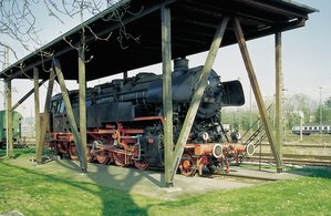 Fahrzeuge: Tenderlokomotive der Baureihe 85 im Bahnbetriebswerk Freiburg