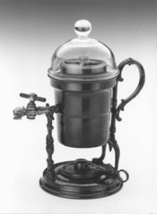 Die erste Kaffeemaschine der WMF aus dem Jahr 1888.