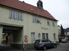 Das denkmalgeschützte Rathaus von Weinheim-Lützelsachsen vor der Renovierung