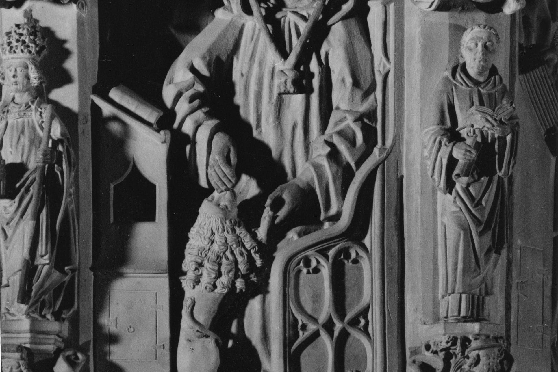 Lutherfigur (um 1900) an der spätgotischen Kanzel